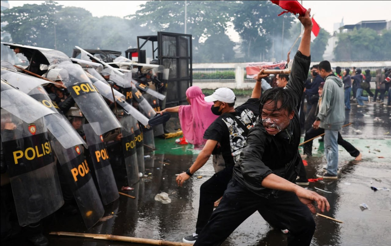 印尼爆发全国性抗议：全民怒斥“特权政治”，要求废除高额补贴