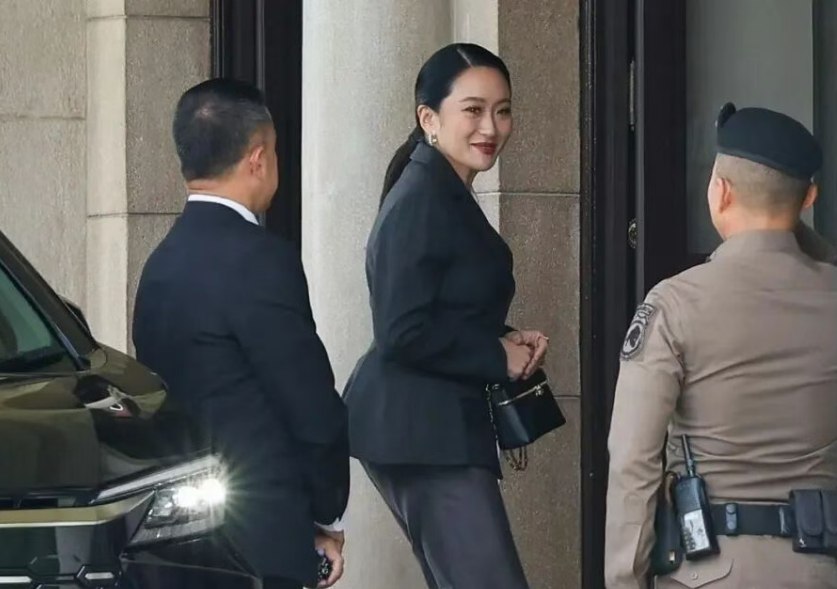 佩通坦即日起被免去总理职务