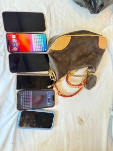 非法拘禁勒索10万美元？4人被抓！