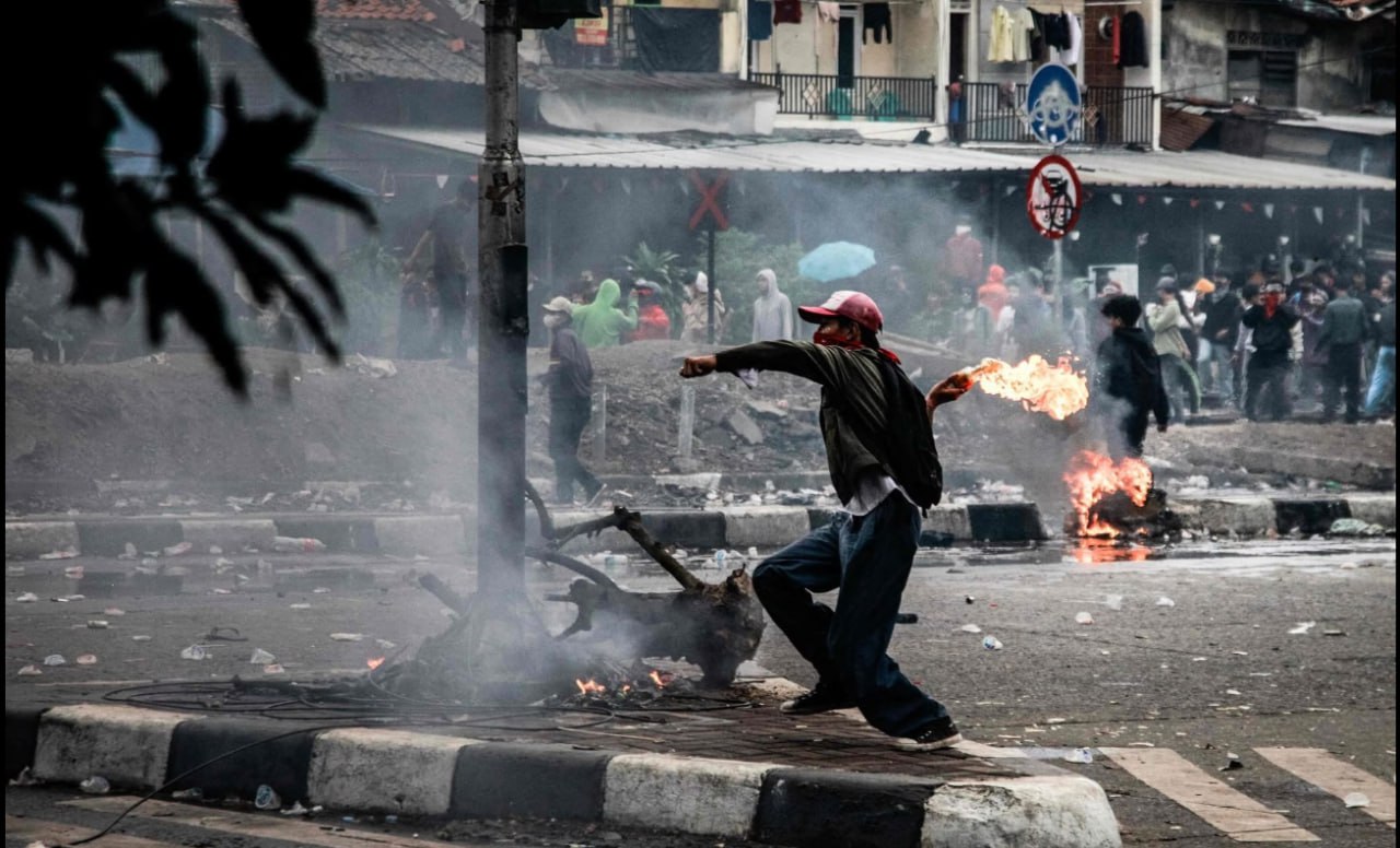 印尼爆发全国性抗议：全民怒斥“特权政治”，要求废除高额补贴