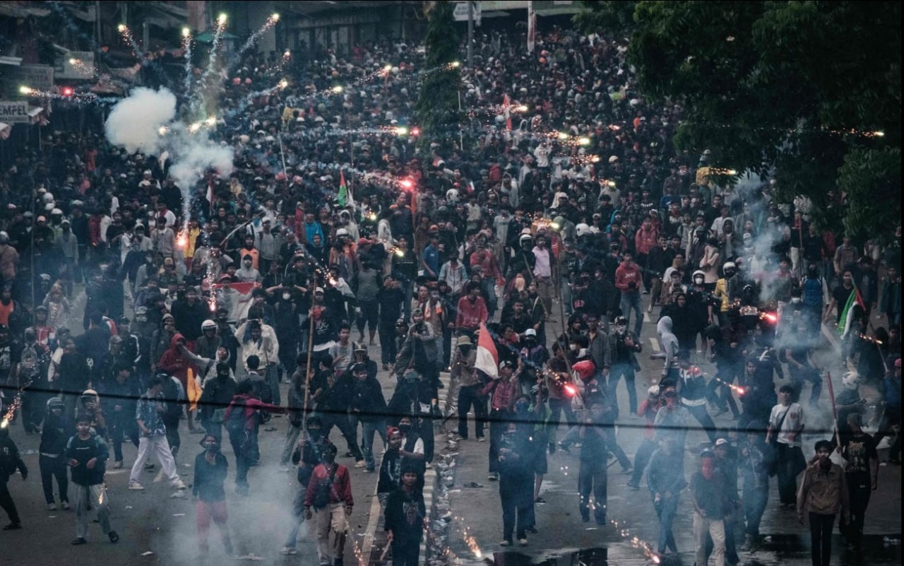 印尼爆发全国性抗议：全民怒斥“特权政治”，要求废除高额补贴