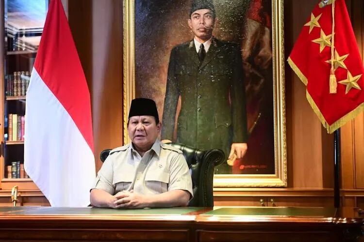 3死多伤！全国紧急状态！印尼警车致死事件引爆多城“复仇”骚乱 普拉博沃急赴灵堂吊唁