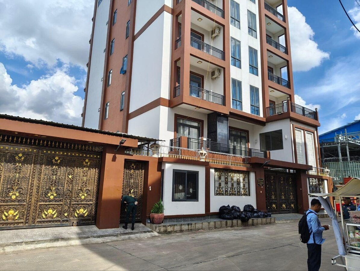 突发重磅:金边警方突查电诈窝点,48名嫌疑人被捕