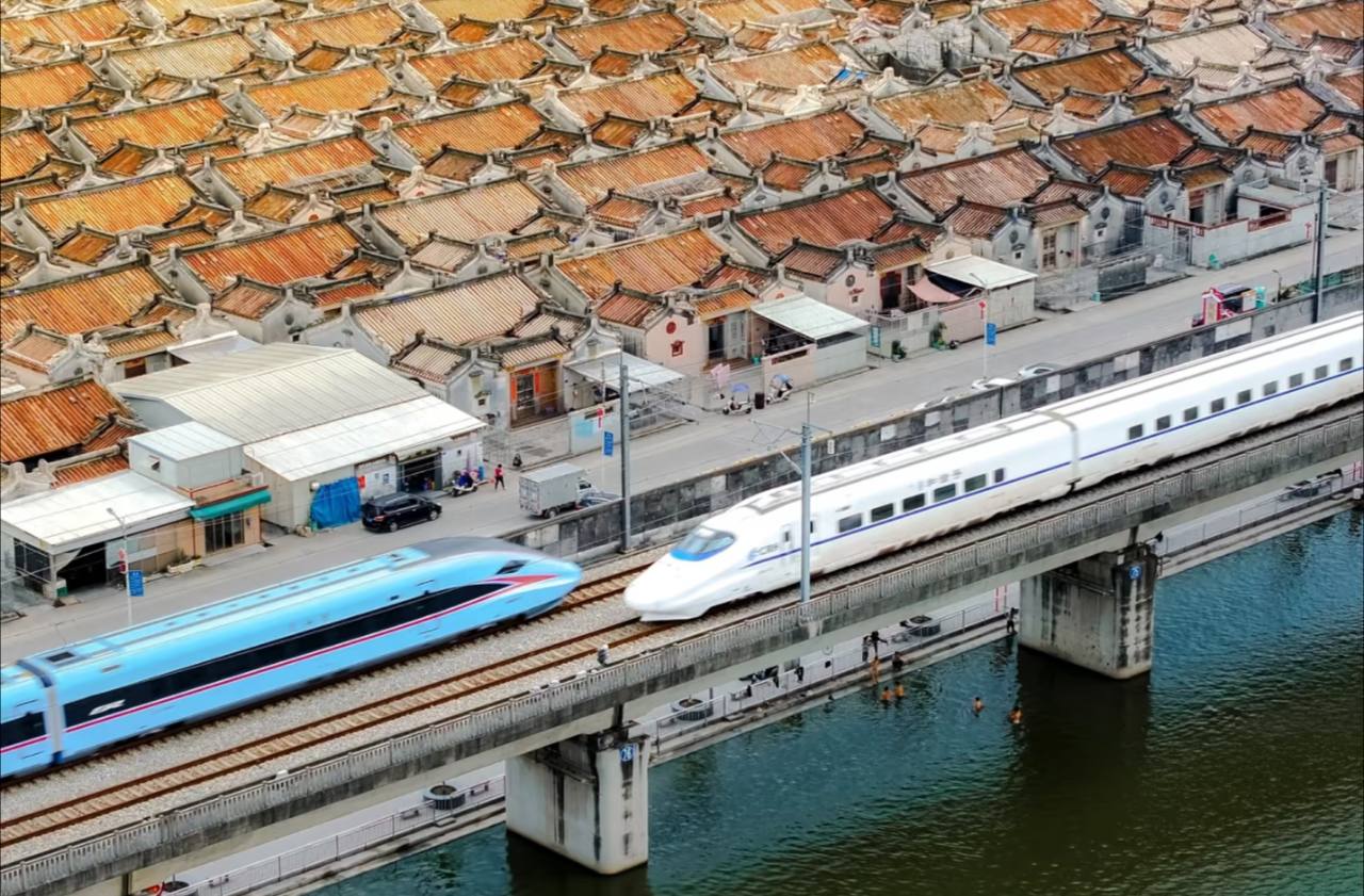 回国后才懂的扎心落差:出国多年,我成了家乡的“异乡人”