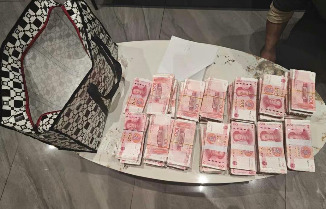 浙江警方打掉一个取现车队