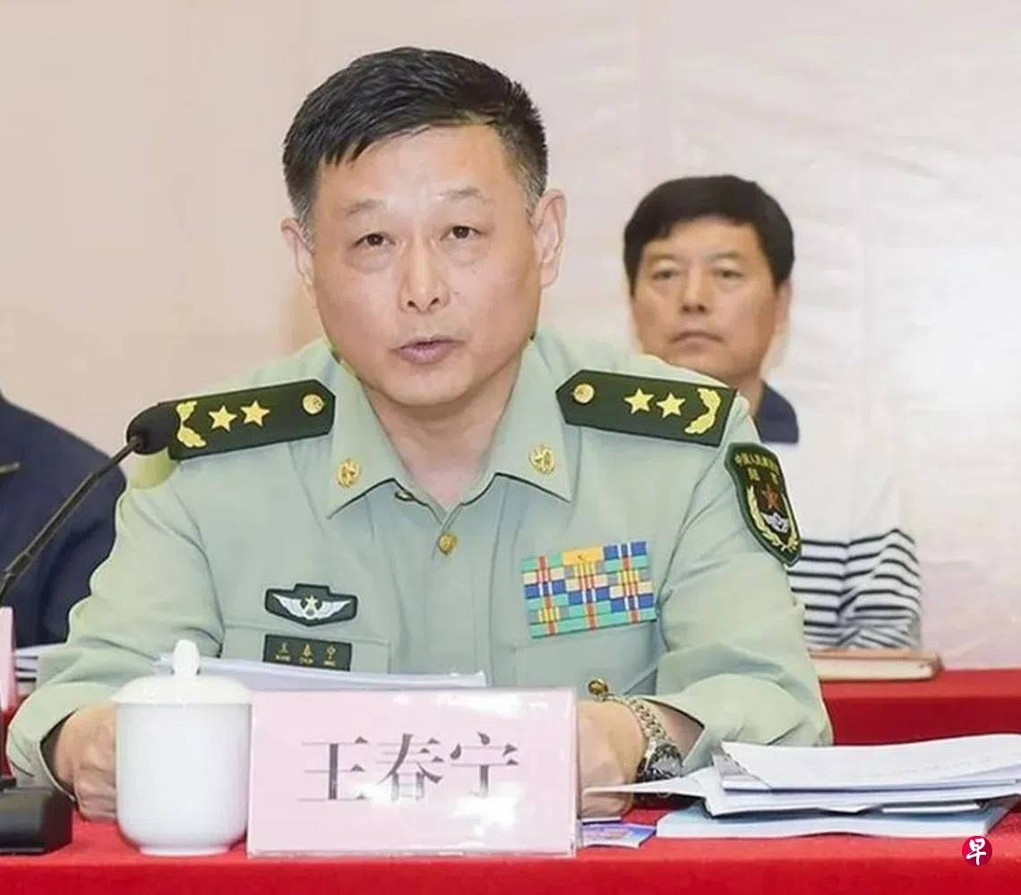 解放军反腐震荡持续 四名上将中将被罢免人大代表职务