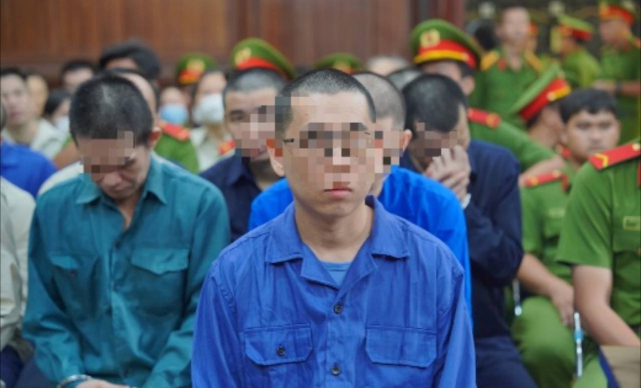 越南胡志明市开庭审理特大网络赌博案