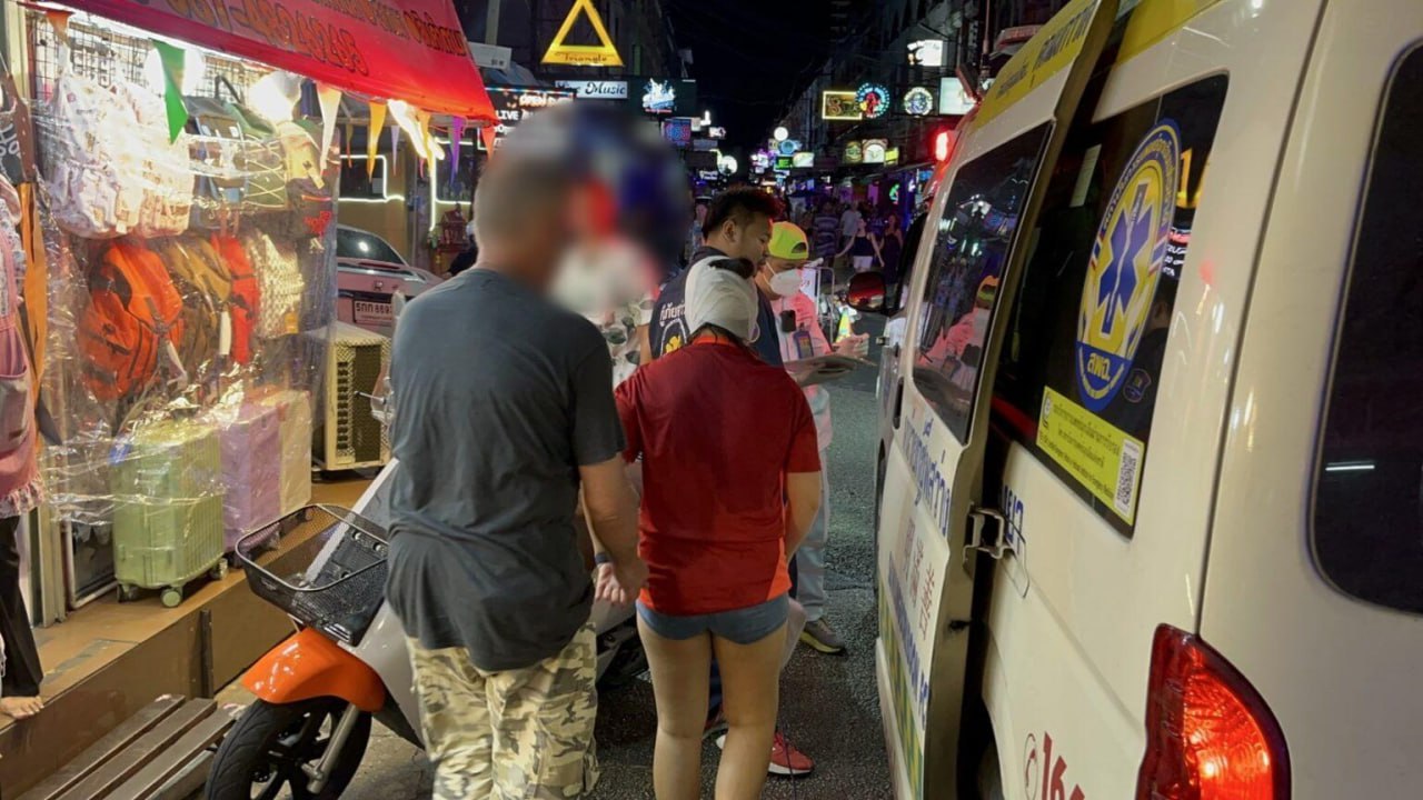 泰国芭堤雅醉酒女子持瓶袭击中国游客，警方迅速逮捕嫌犯