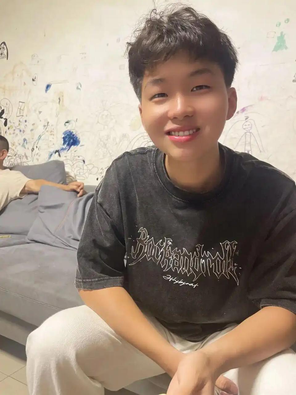 四川两名17岁男生开学前失联，最新进展：2人在他人帮助下进入缅北