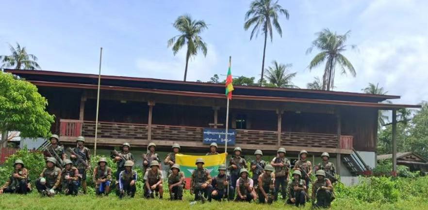 妙瓦底附近村庄准备被老缅拿下