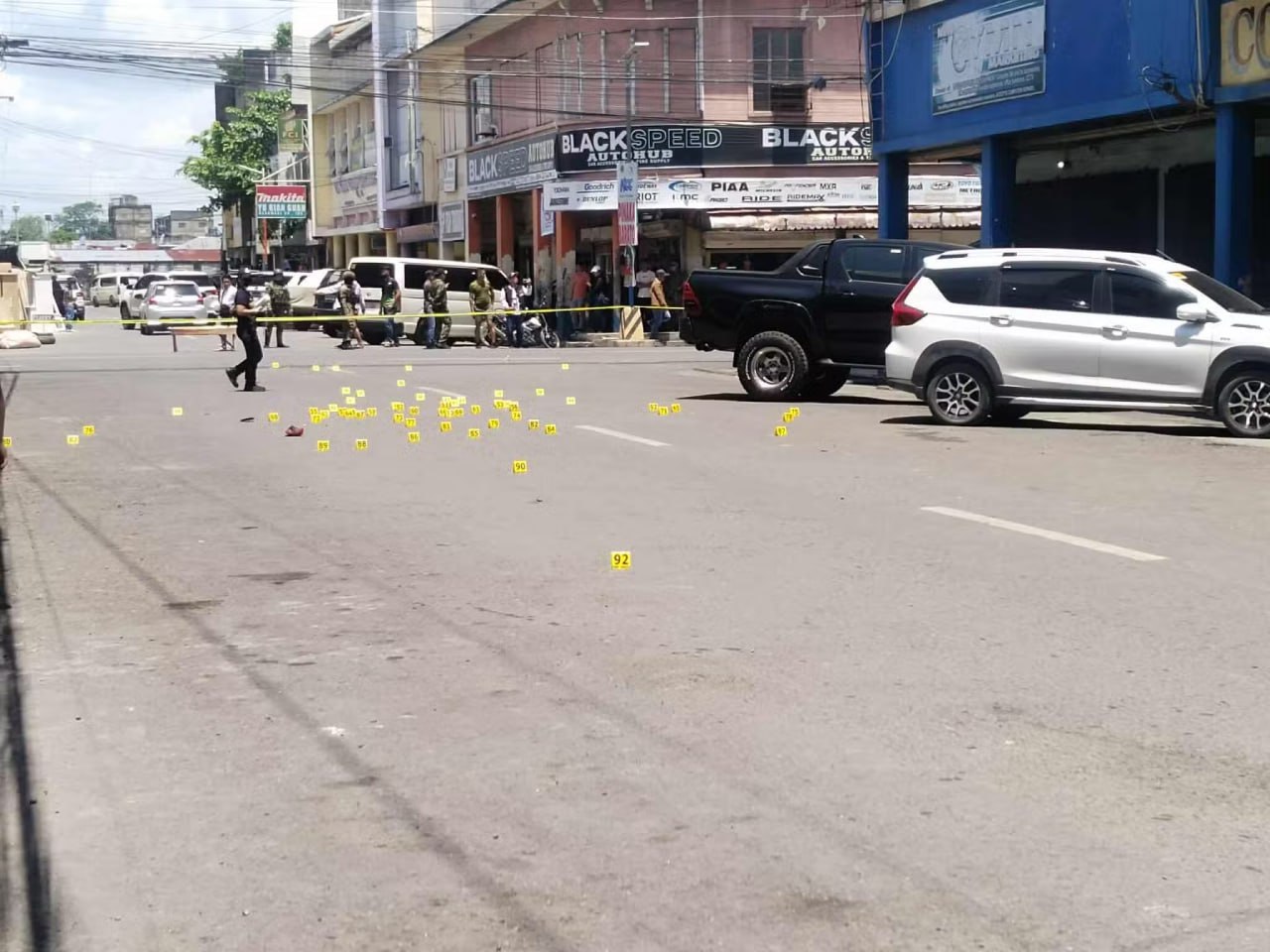 青年议员与兄长当街遇害，市长悬赏抓凶手