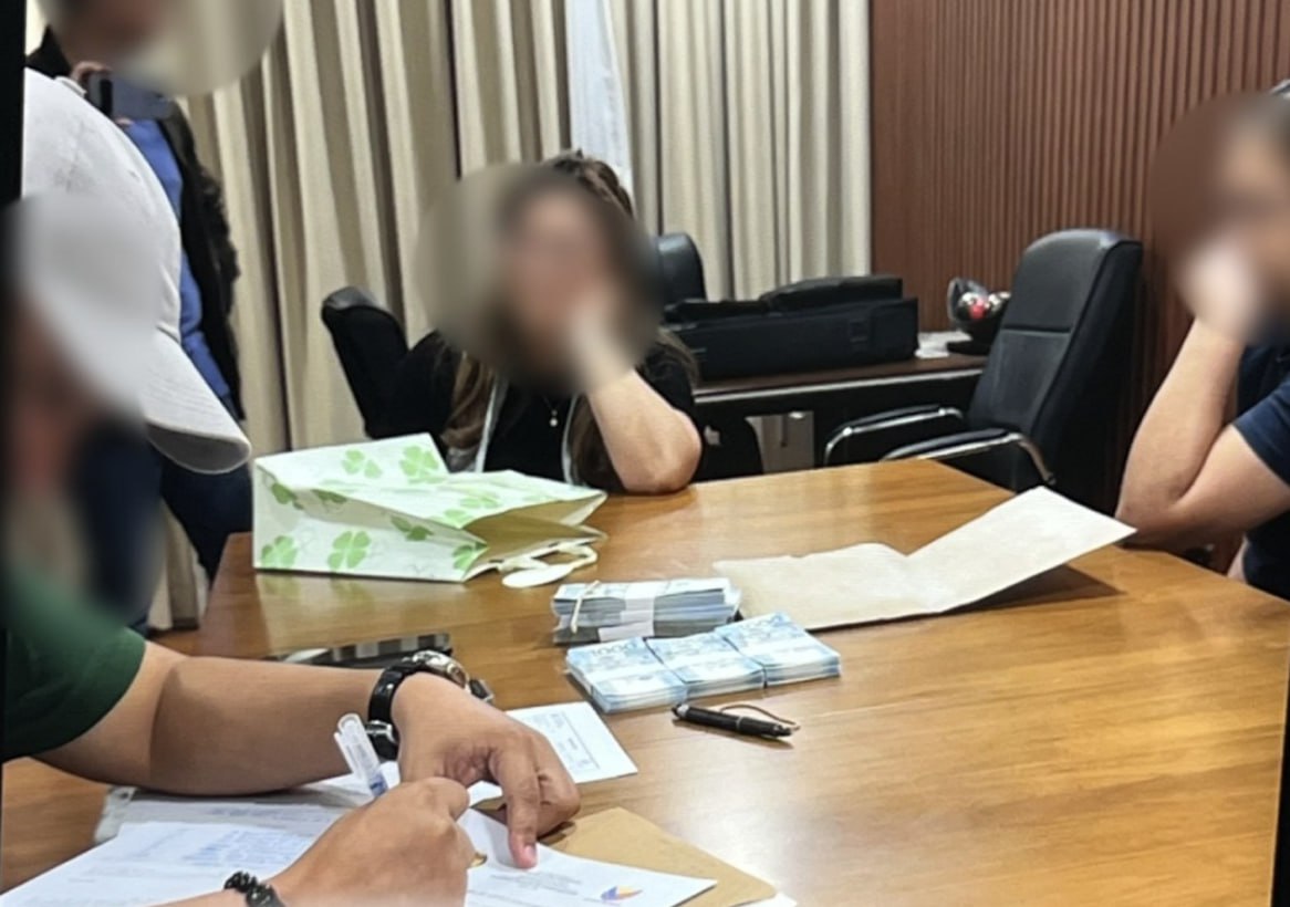 NBI卧底抓现行！BIR官员收贿60万比索被当场逮捕