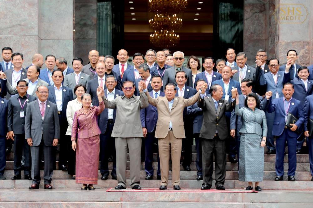 人民党公布新一届领导名单,洪森亲王续任党主席