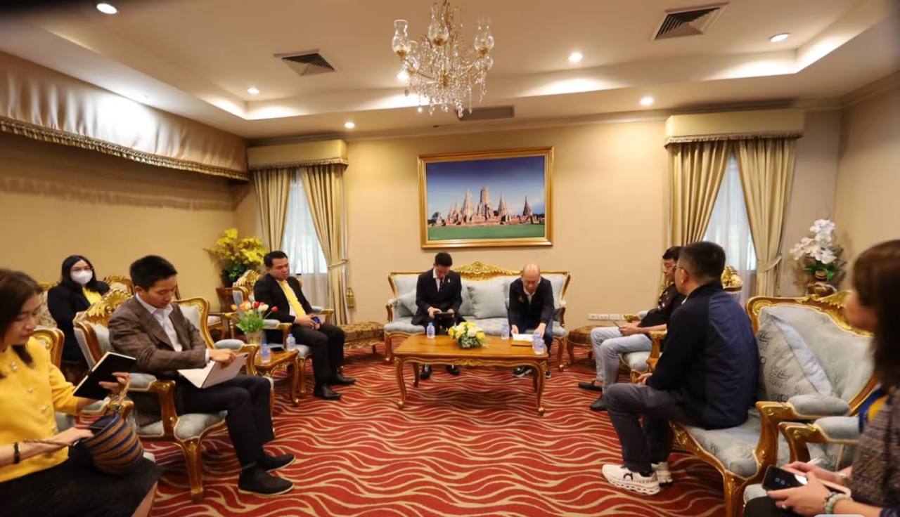 中国夫妇在泰遭敲诈700万，警匪勾结联手勒索