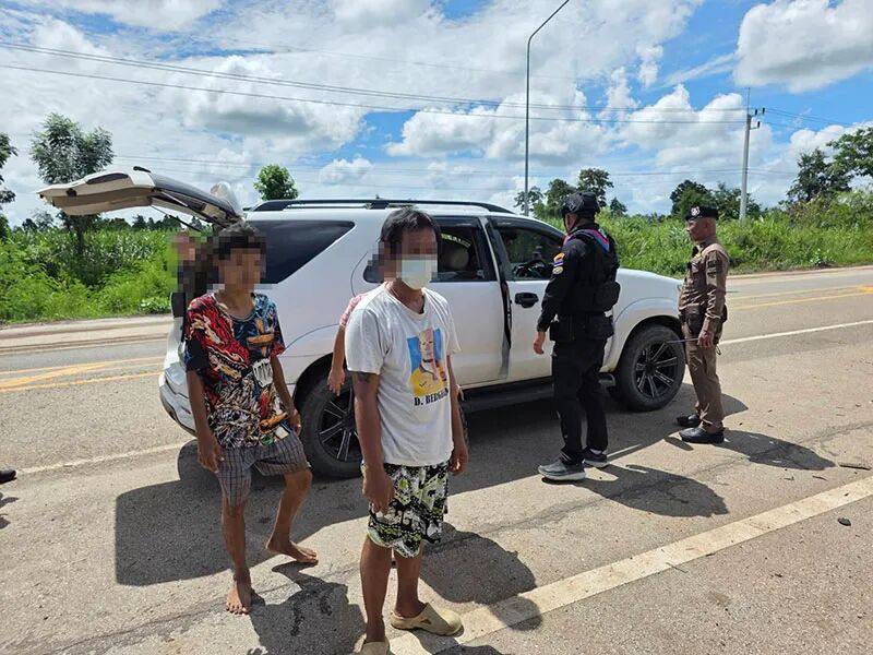 声称受骗！8名泰国“钱骡”入境即落网，供出中国籍雇主