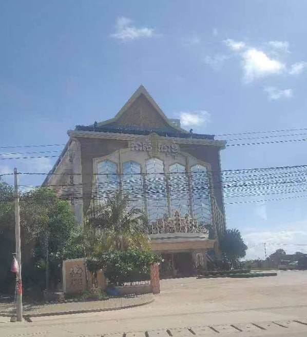 网友爆料：白马市白马园区办公楼层