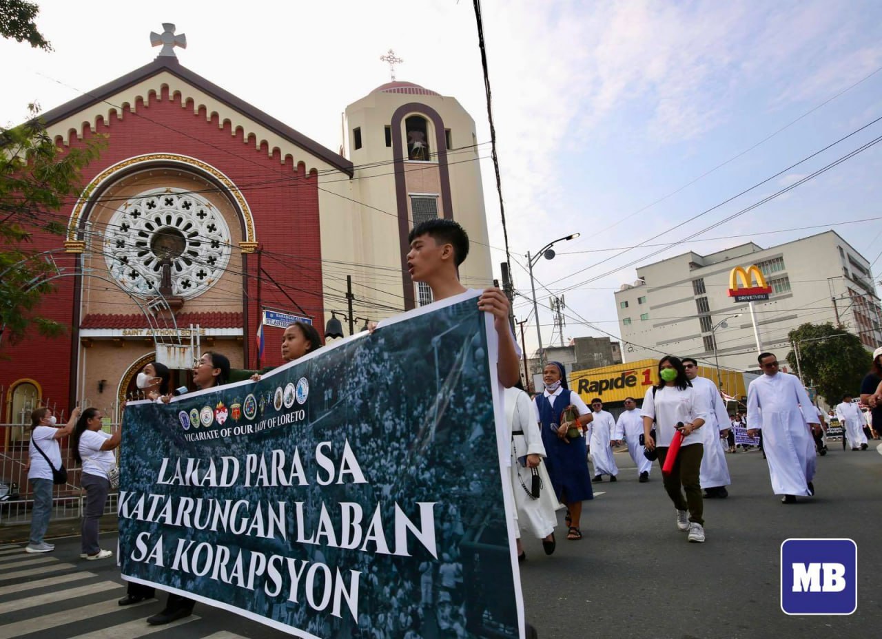 教徒与神职人员齐聚马尼拉游行 呼吁政府肃清贪腐