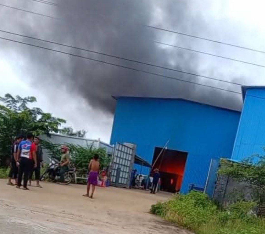 一场有预谋的大火烧毁了一座仓库和毒品生产设备