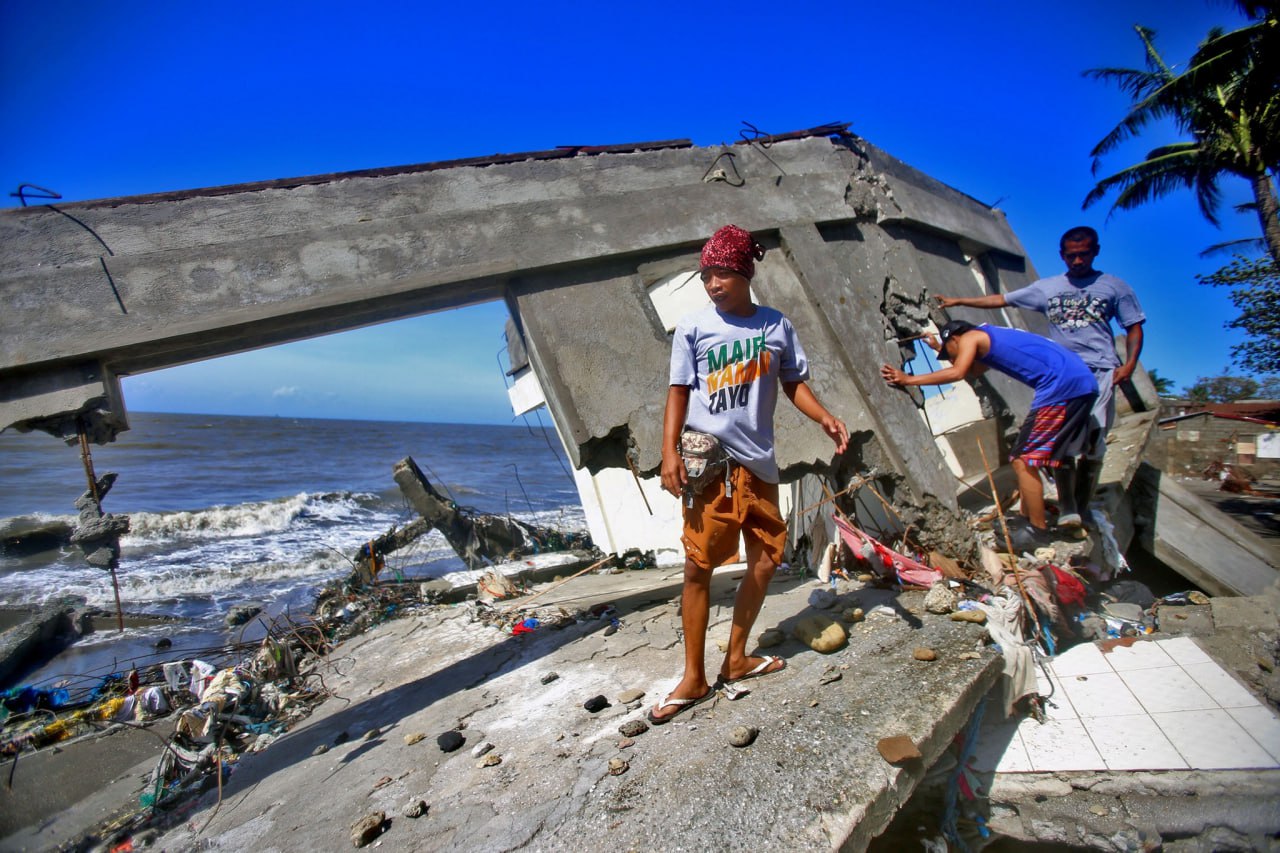 菲律宾怒评中国在灾后援助中“缺席”