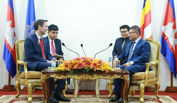 柬埔寨和英国加强合作打击电诈