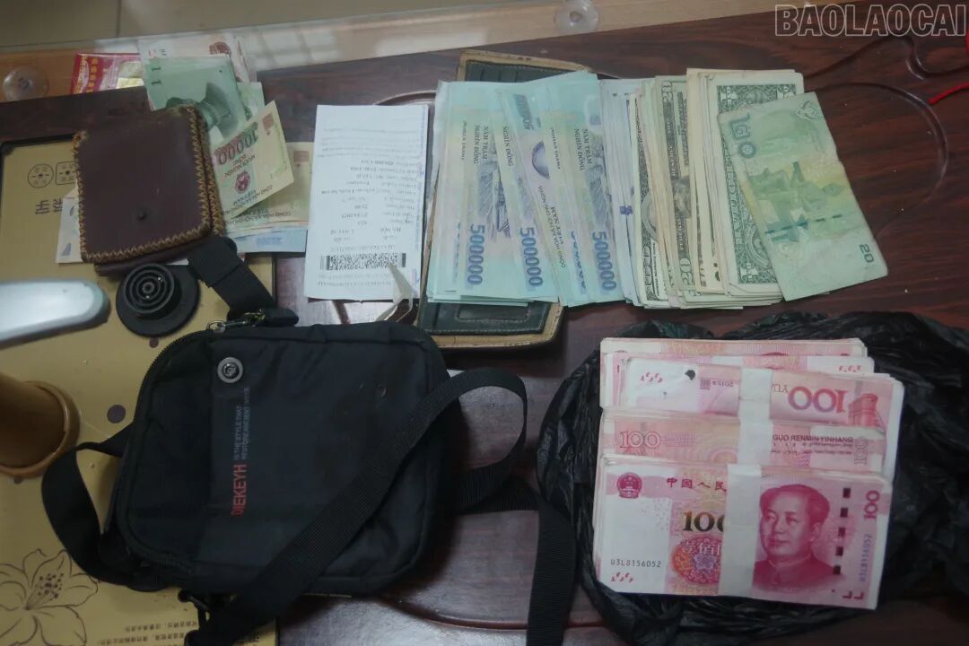 越南老街口岸查获：两名中国籍男子非法携带近5亿现金回国被捕 - 越南老街口岸